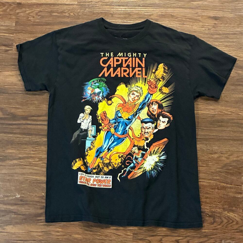 Marvel The Mighty Captain Marvel Comic Graphic‎ T-Shirt Size M Black